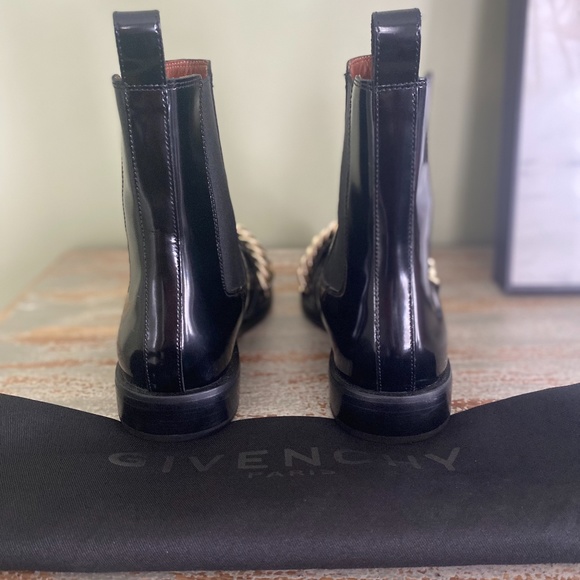 Givenchy Chain Leather Chelsea Boot - Picture 6 of 6
